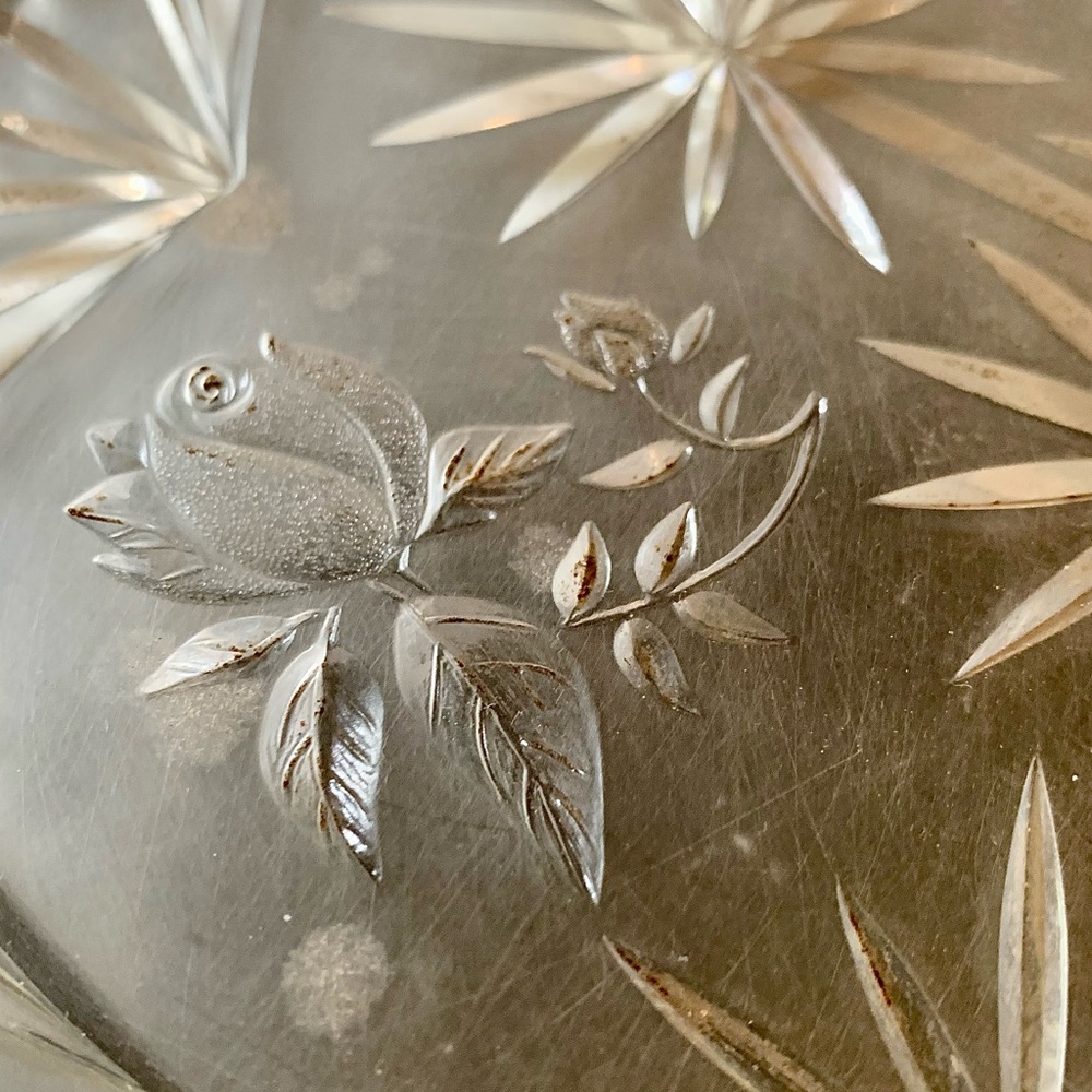 v i n t a g e :: Midcentury Atomic Cake Tray Acrylic Starburst - Picture 8 of 12